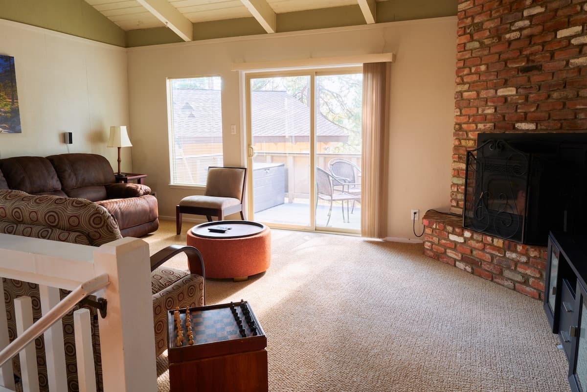Relaxing condo near Diamond Peak - Photo 1