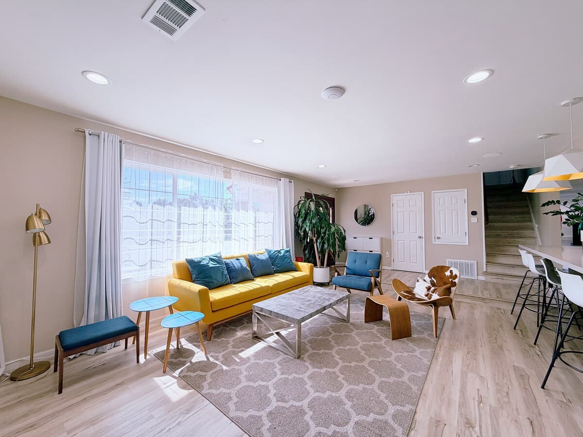 4BR Mountain-View Home Near Great Mall & Tech Hubs - Photo 1