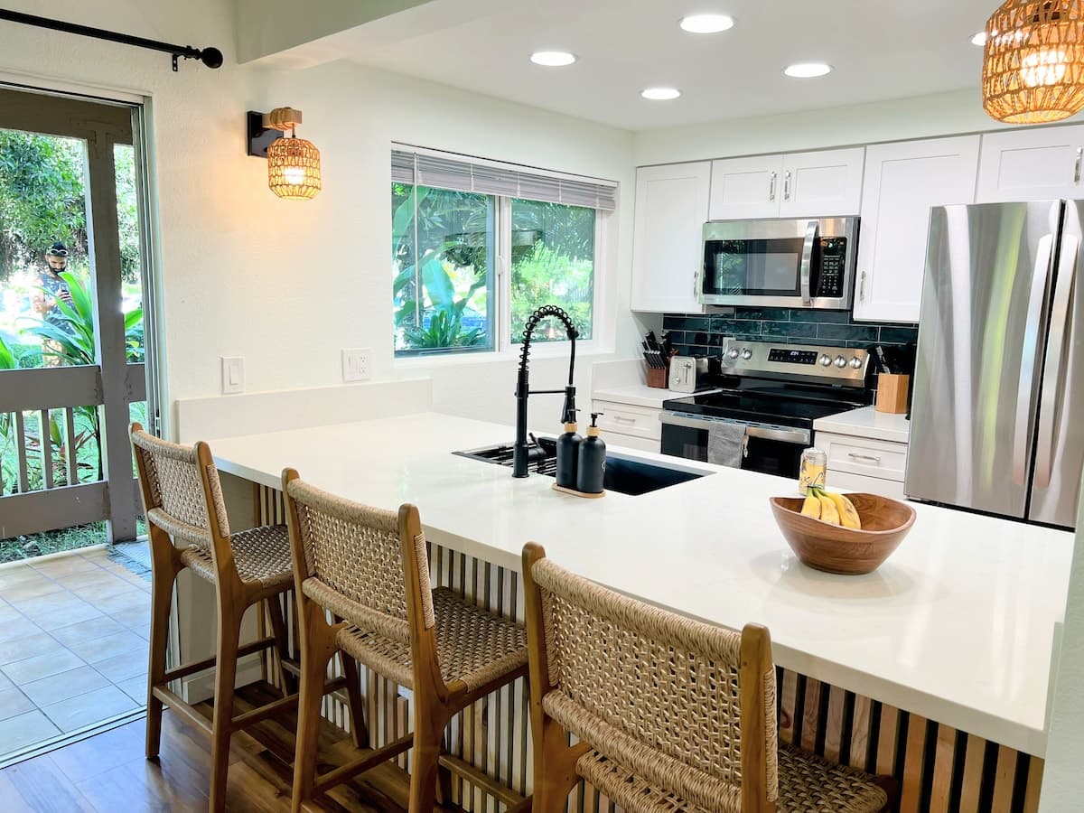 NEW Evergreen Escape • Stylish w/AC, HotTub & Pool - Photo 5