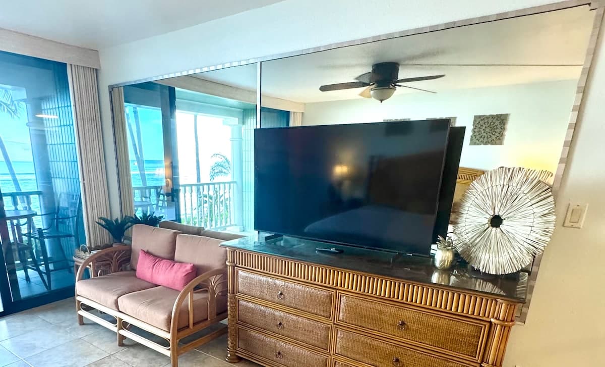 Lahaina Shores Beachfront Ocean Views Paradise - Photo 2