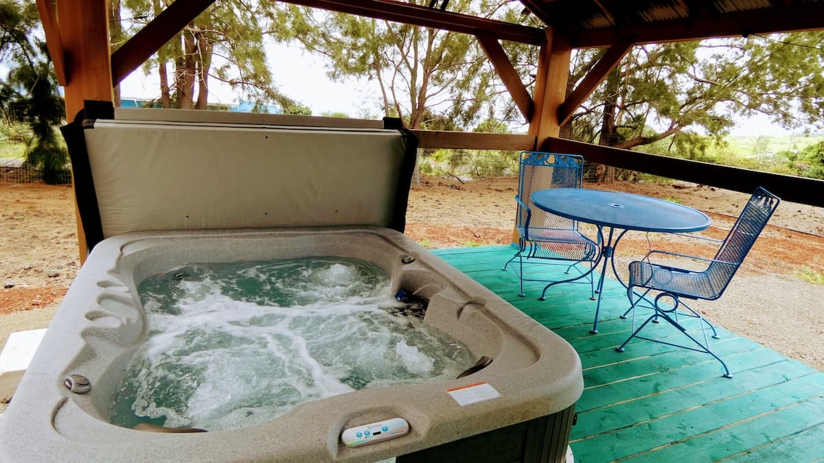 Cabin in Ocean View · ★4.94 · 1 bedroom · 1 bed · 1 private bath - Photo 1