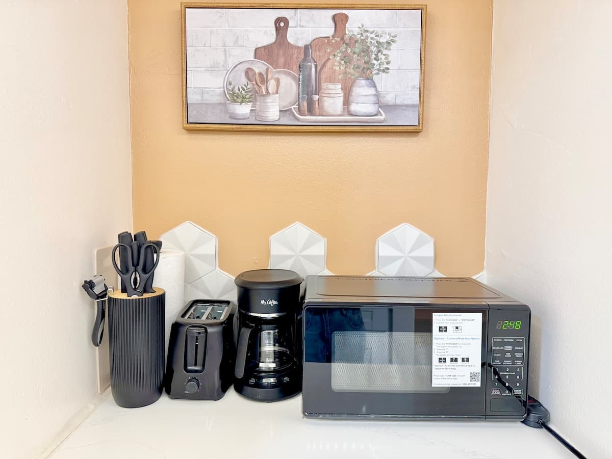 Cute Studio unit few minutes from Waikiki Beach! - Photo 3