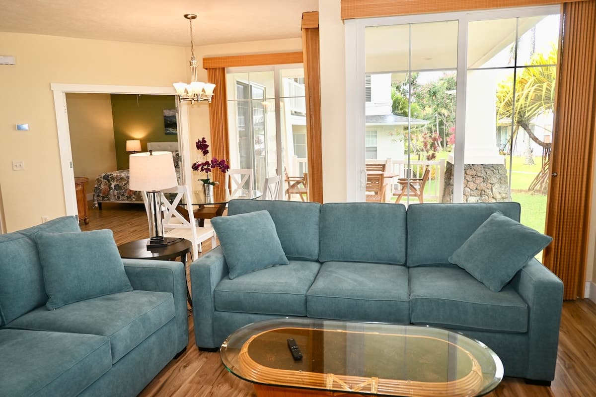 Home in Princeville · ★5.0 · 2 bedrooms · 4 beds · 2 baths - Photo 3