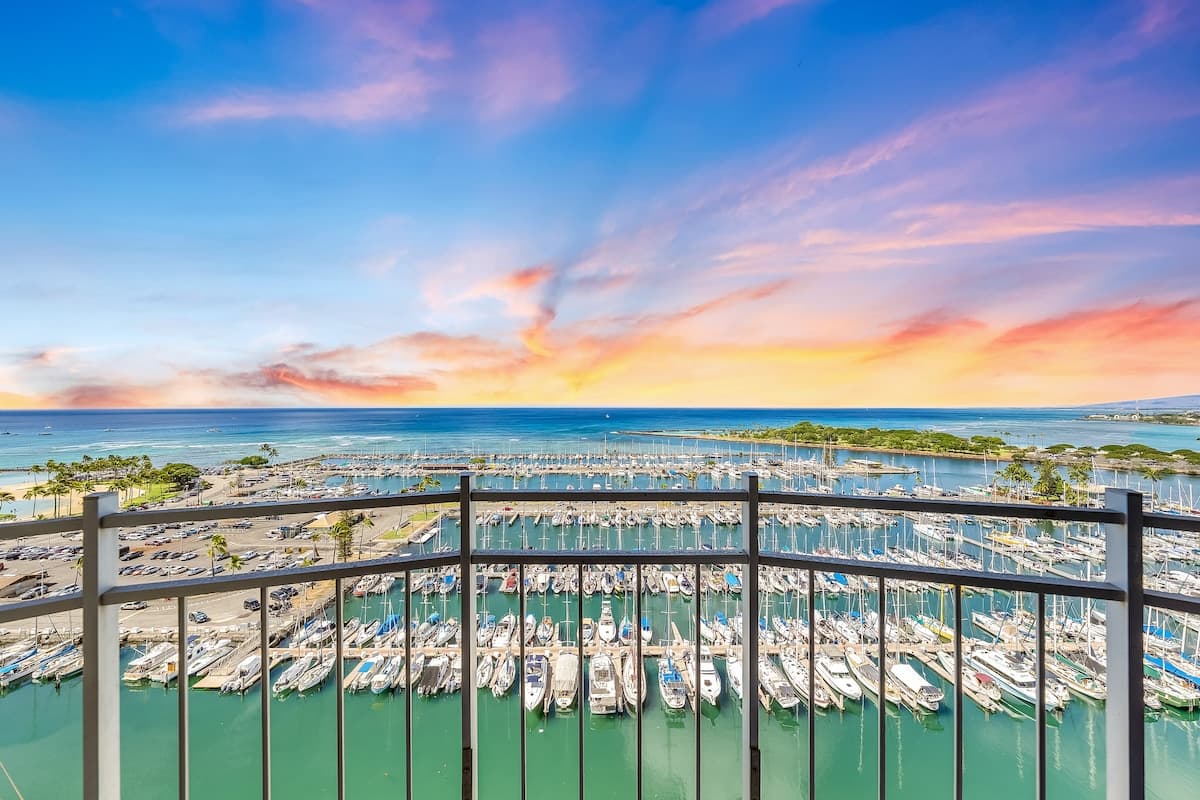 1886 Ilikai Marina 1BR - Top-Floor- Free Fireworks - Photo 2