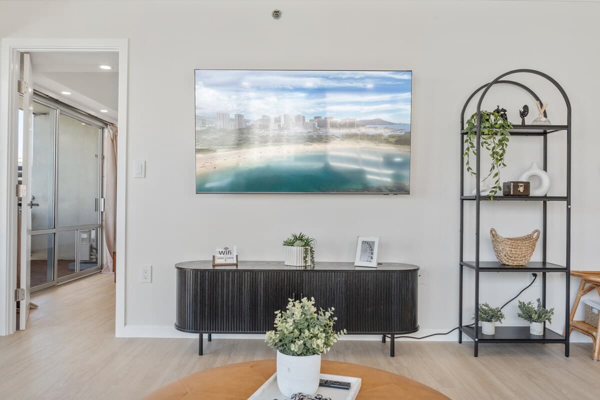 Fully Renovated Beautiful 2bdrm @ Ilikai - Photo 3