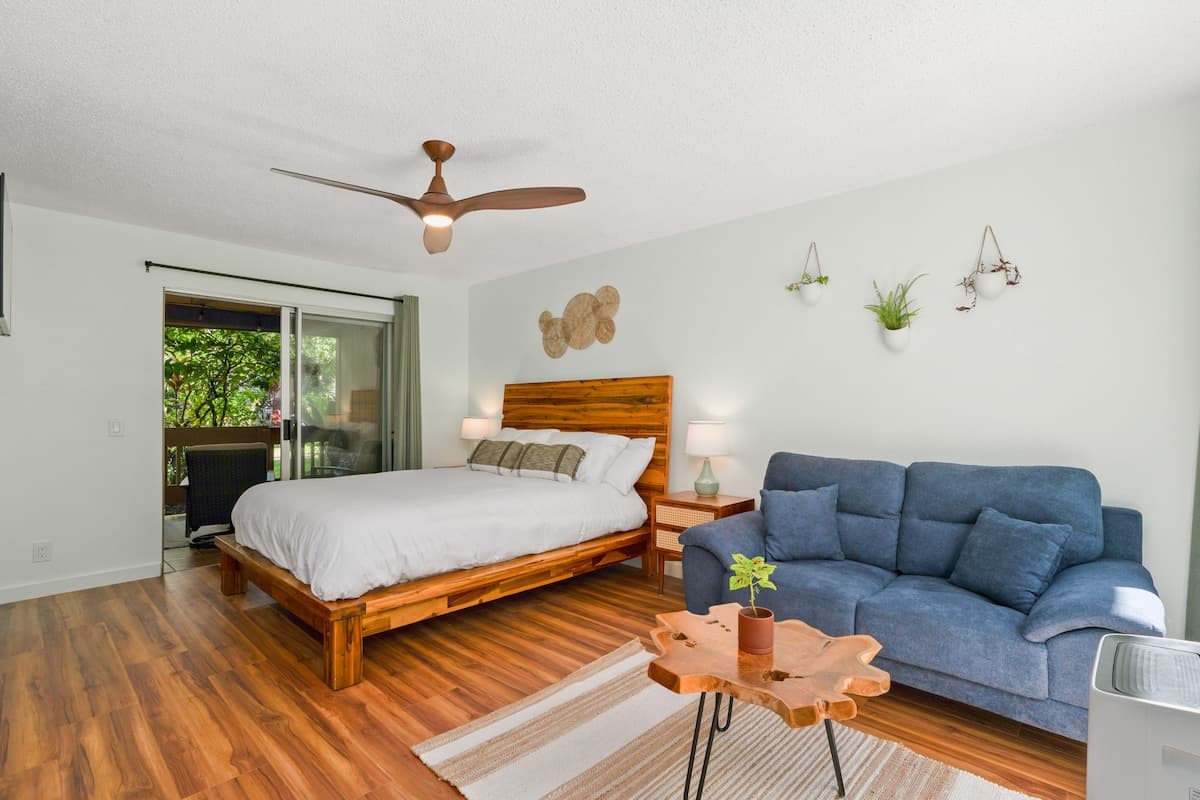 NEW Moana Retreat Studio AC, Hot Tub & Kitchenette - Photo 1