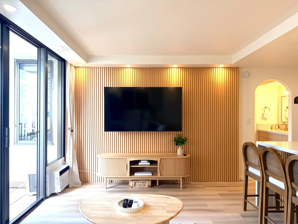 Wake Up to Ocean Views! 2queen Apt w/ Free Parking - Photo 1