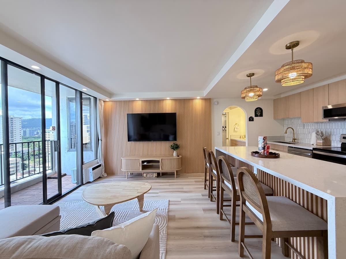Wake Up to Ocean Views! 2queen Apt w/ Free Parking - Photo 5
