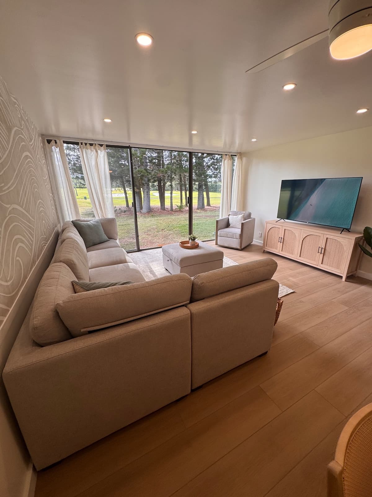 Home in Kahuku · ★5.0 · 4 bedrooms · 7 beds · 2 private baths - Photo 5