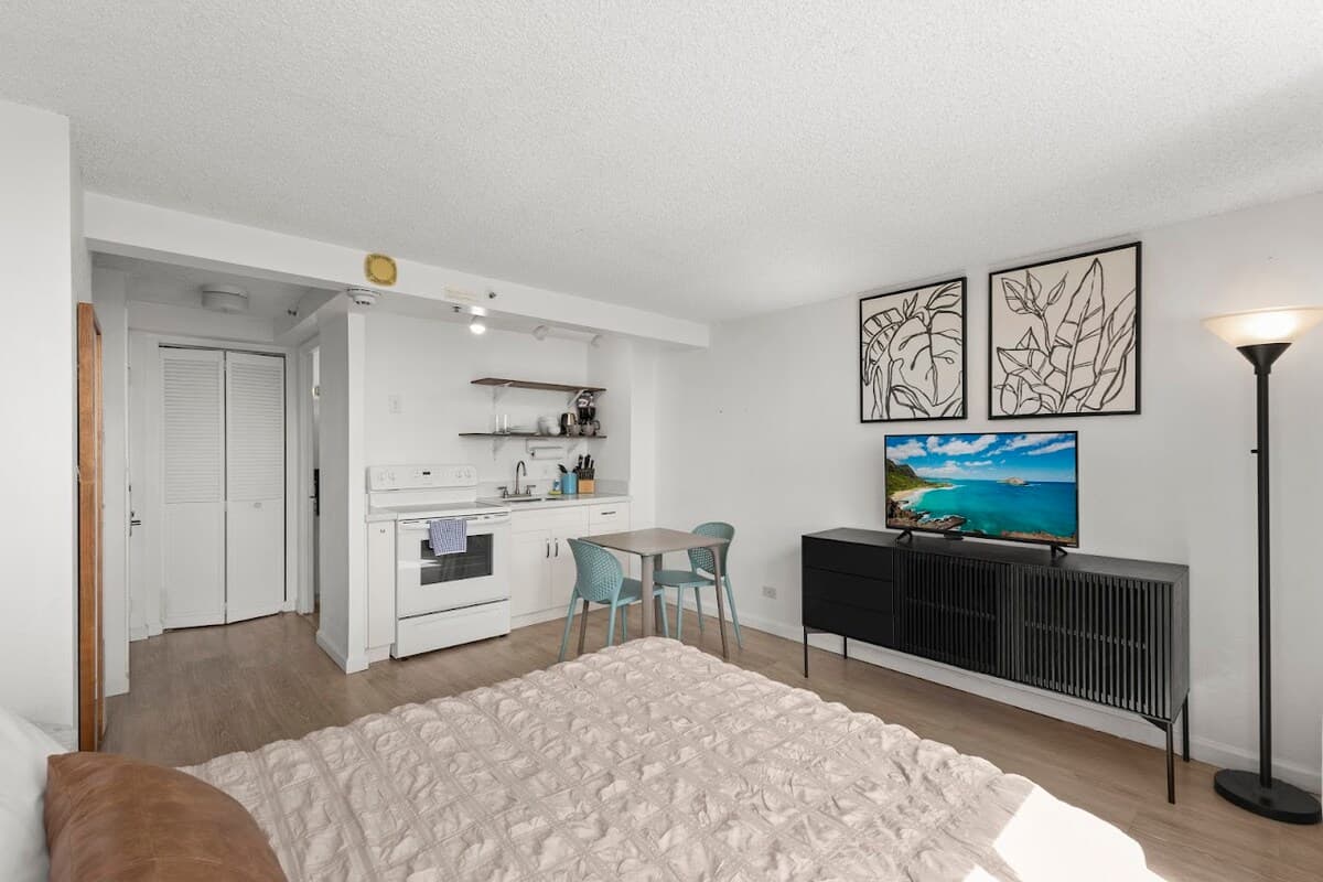 Condo in Honolulu · ★4.65 · 1 bedroom · 1 bed · 1 private bath - Photo 5