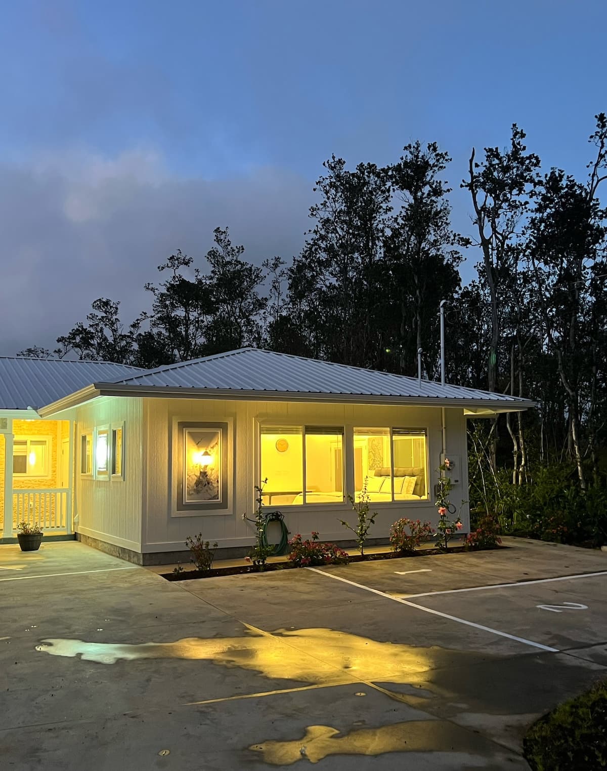 Home in Volcano · ★4.68 · Studio · 1 bed · 1 private bath - Photo 2