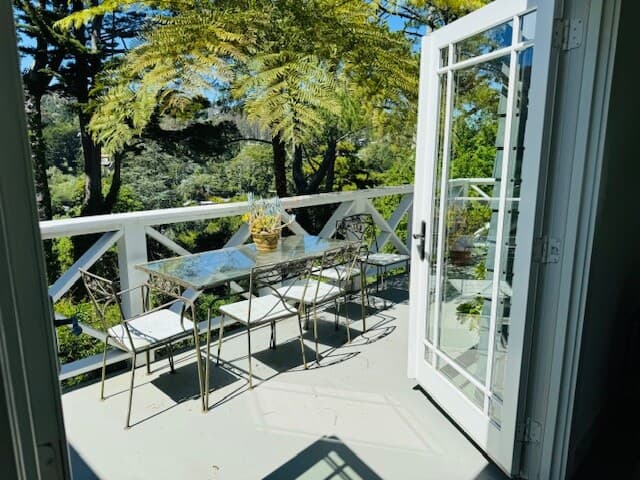 Quiet Modern Cottage, Fireplace & Valley Views - Photo 4