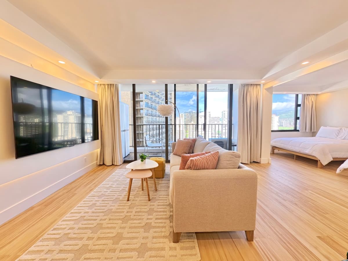 Waikiki Banyan Ocean, City View #7 | FREE Parking - Photo 3