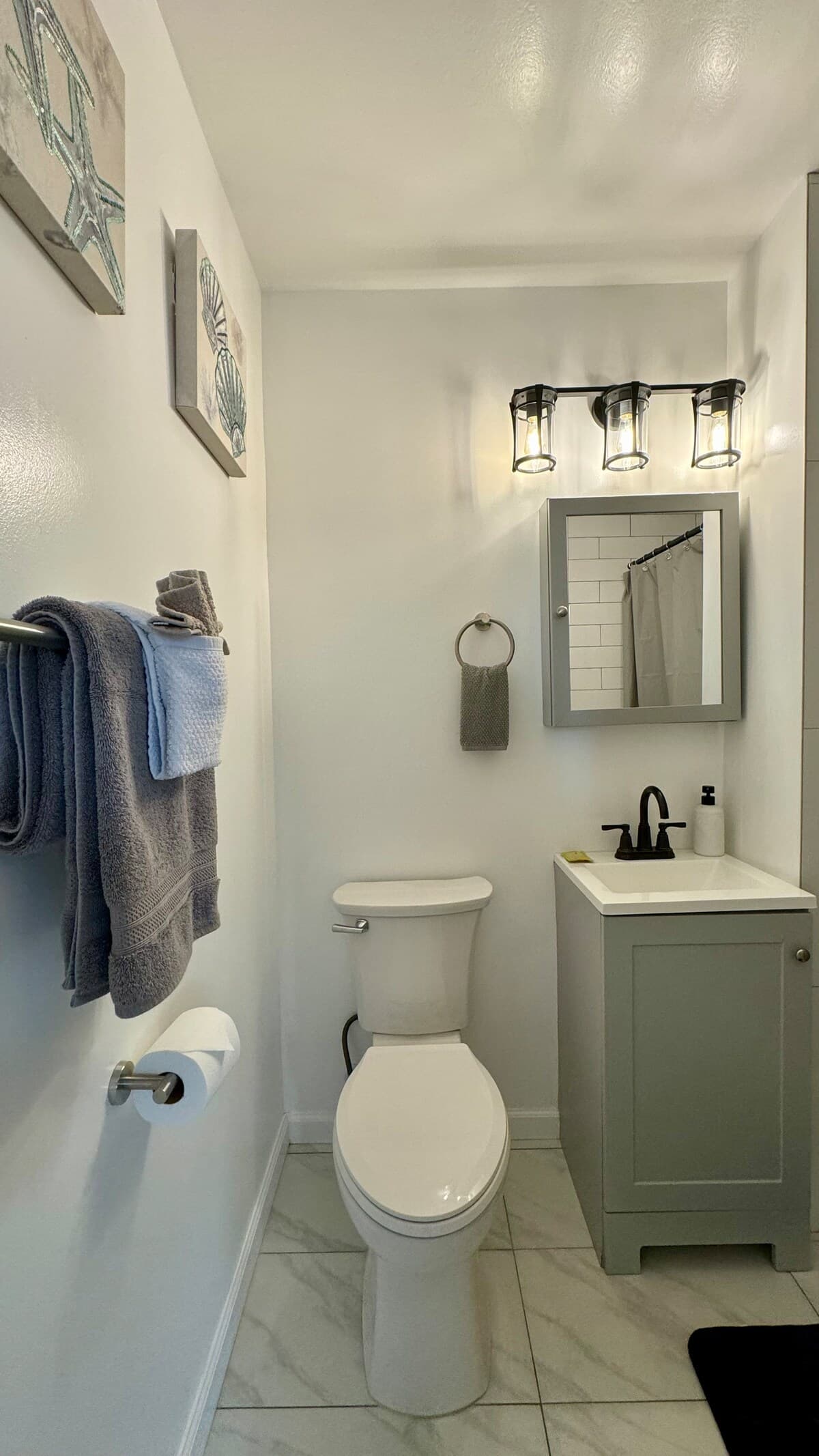 2 BR Near Waikiki Beach! w/Pkg (9) - Photo 2