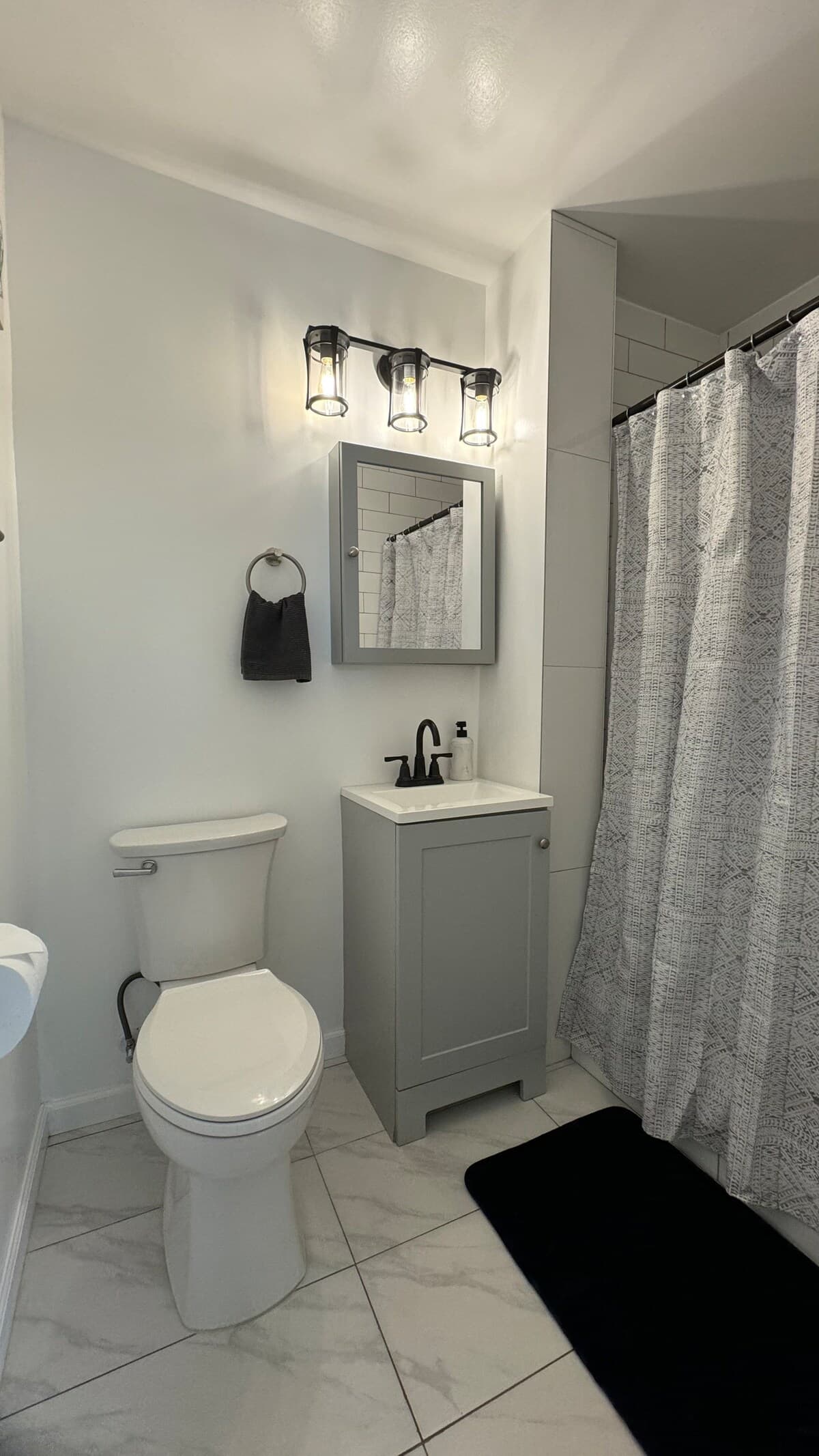 2 BR Near Waikiki Beach! w/Pkg (9) - Photo 3