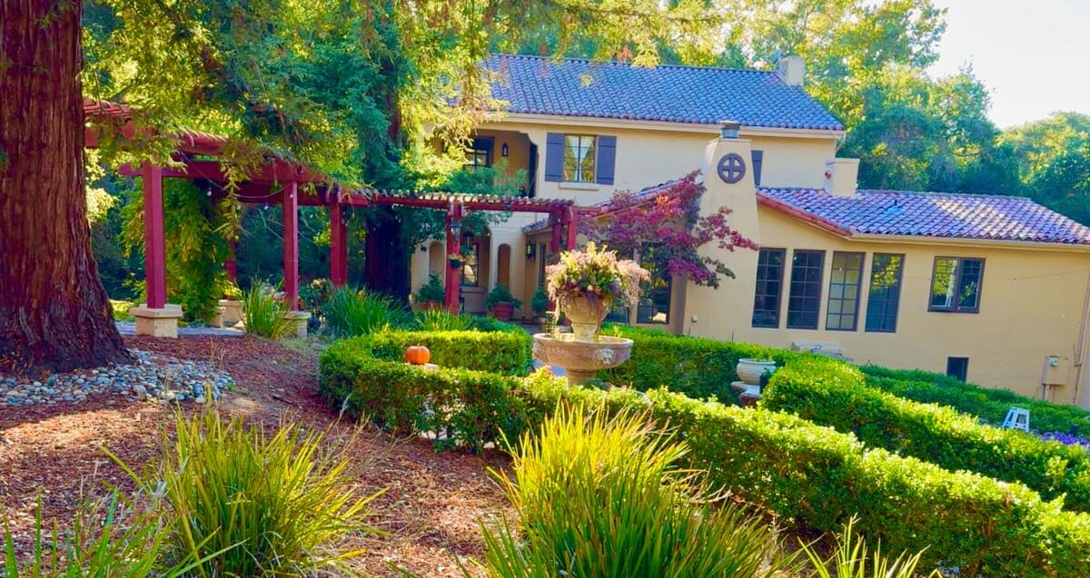 Spanish Villa Estate with Pool & Hot Tub - Photo 4