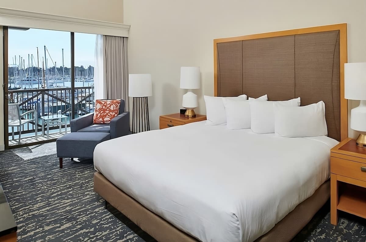 Marina & Bay Views, 2 Hotel Rooms, Pool - Photo 2
