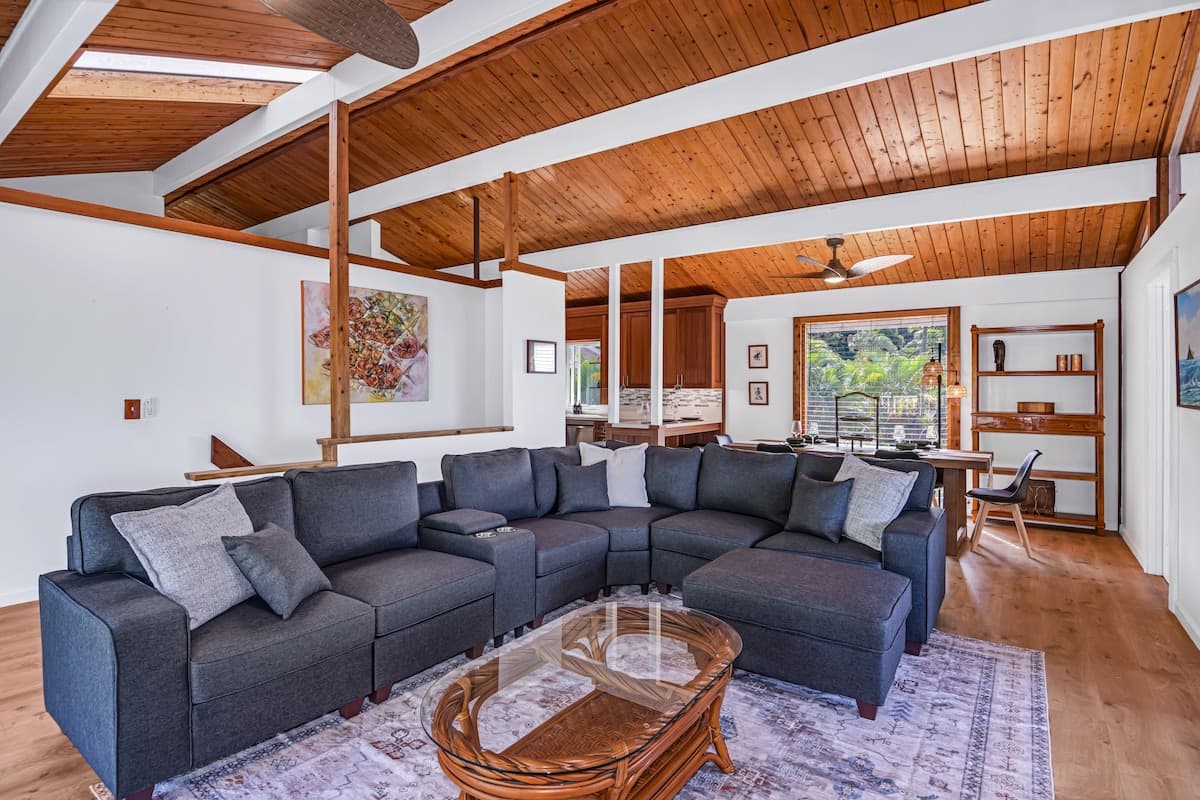 Home in Kailua-Kona · ★4.73 · 4 bedrooms · 4 beds · 2 baths - Photo 5