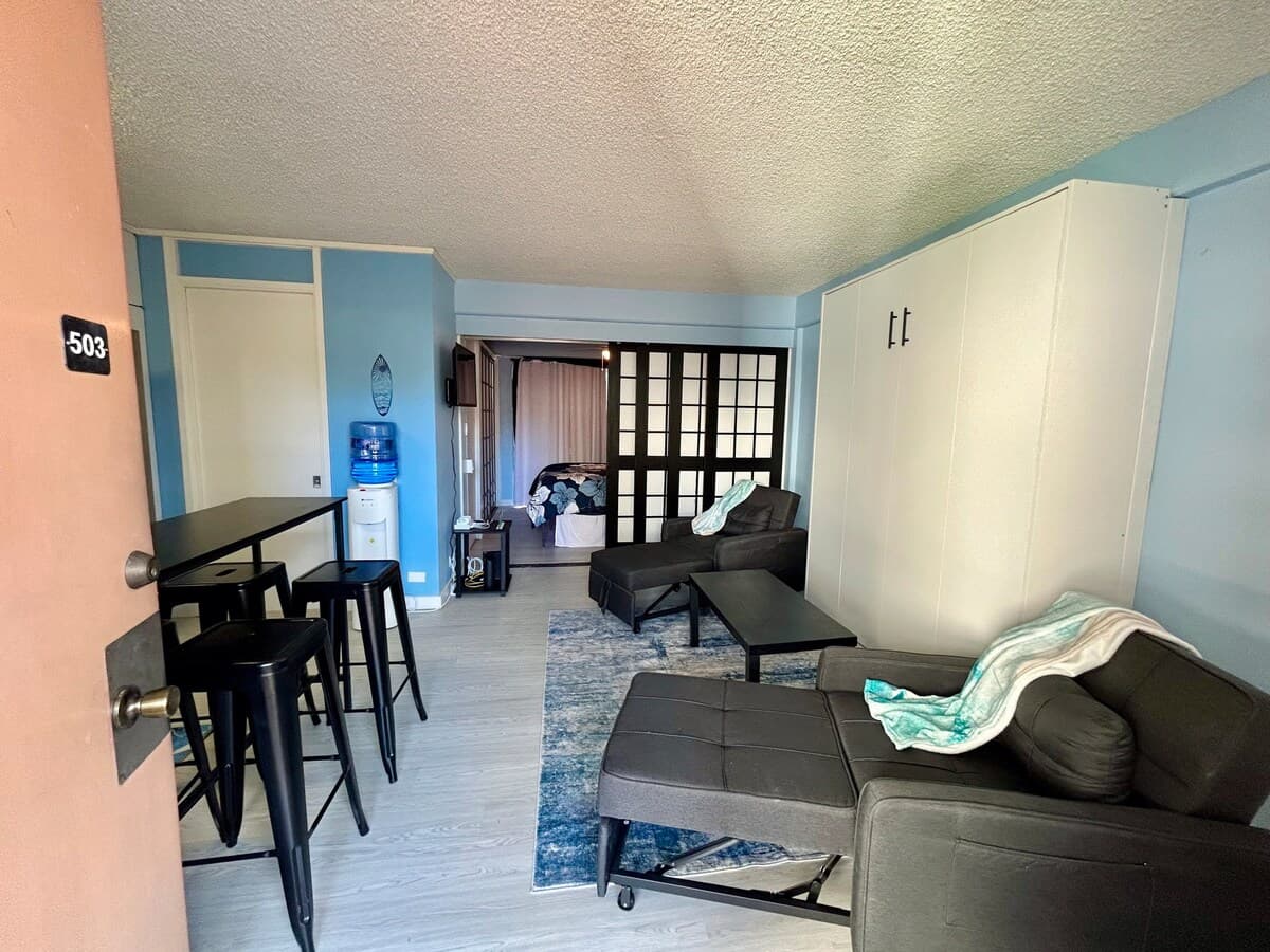 Condo in Honolulu · ★4.88 · 1 bedroom · 4 beds · 1 private bath - Photo 1