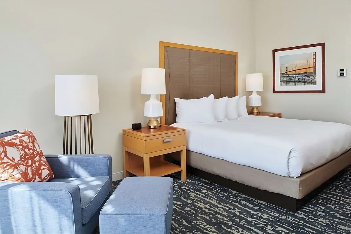 Berkeley Marina Bay Views, 2 Hotel Rooms, Pool - Photo 1