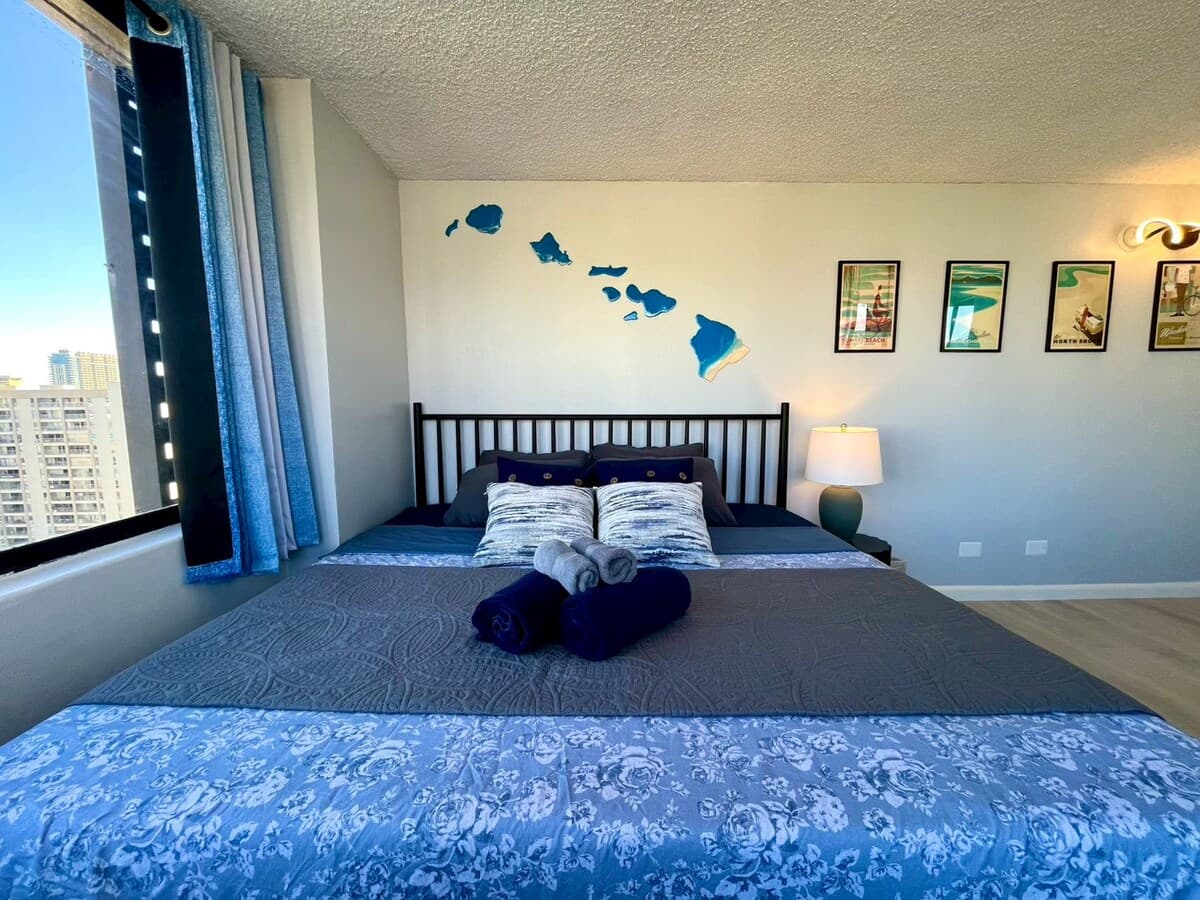 Condo in Honolulu · ★5.0 · Studio · 1 bed · 1 private bath - Photo 1