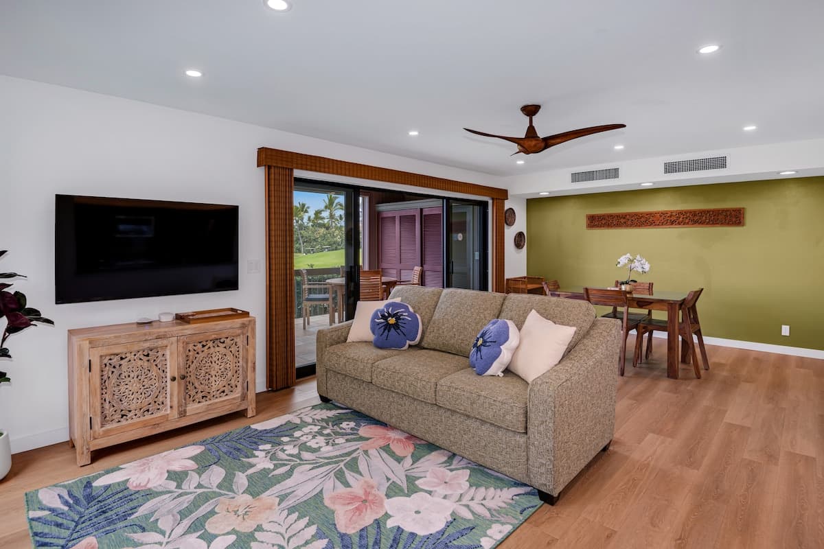 Condo in Kahaluu-Keauhou · ★4.95 · 1 bedroom · 2 beds · 2 baths - Photo 3