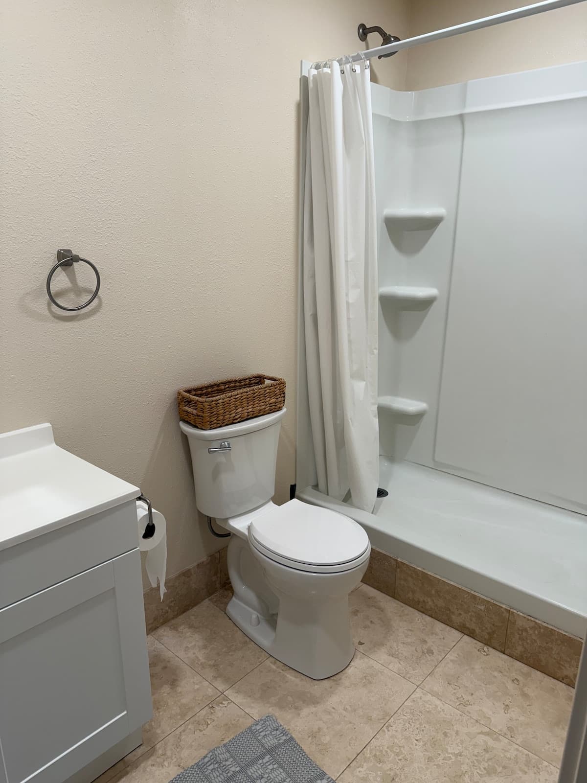 Queen Bed and bathroom at Kona Joe Coffee - Photo 3