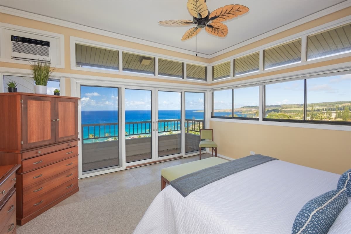 Villa in Lahaina · ★5.0 · 1 bedroom · 2 beds · 2 baths - Photo 4