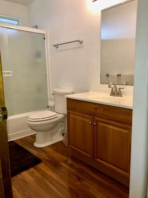 Bedroom bathroom and kitchen at Kona Joe Coffee - Photo 5