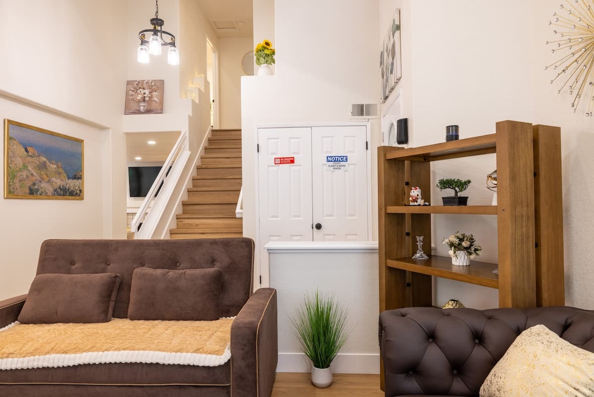 The White House of Marina Luxury Coastal Home - Photo 4