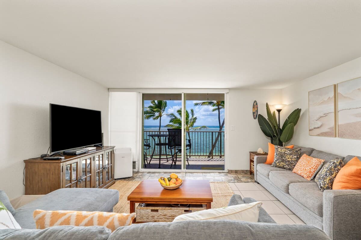 Condo in Hauula · ★4.82 · 1 bedroom · 4 beds · 1 private bath - Photo 2