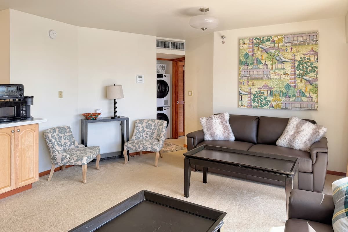 Oceanview Downtown Suite - Photo 5