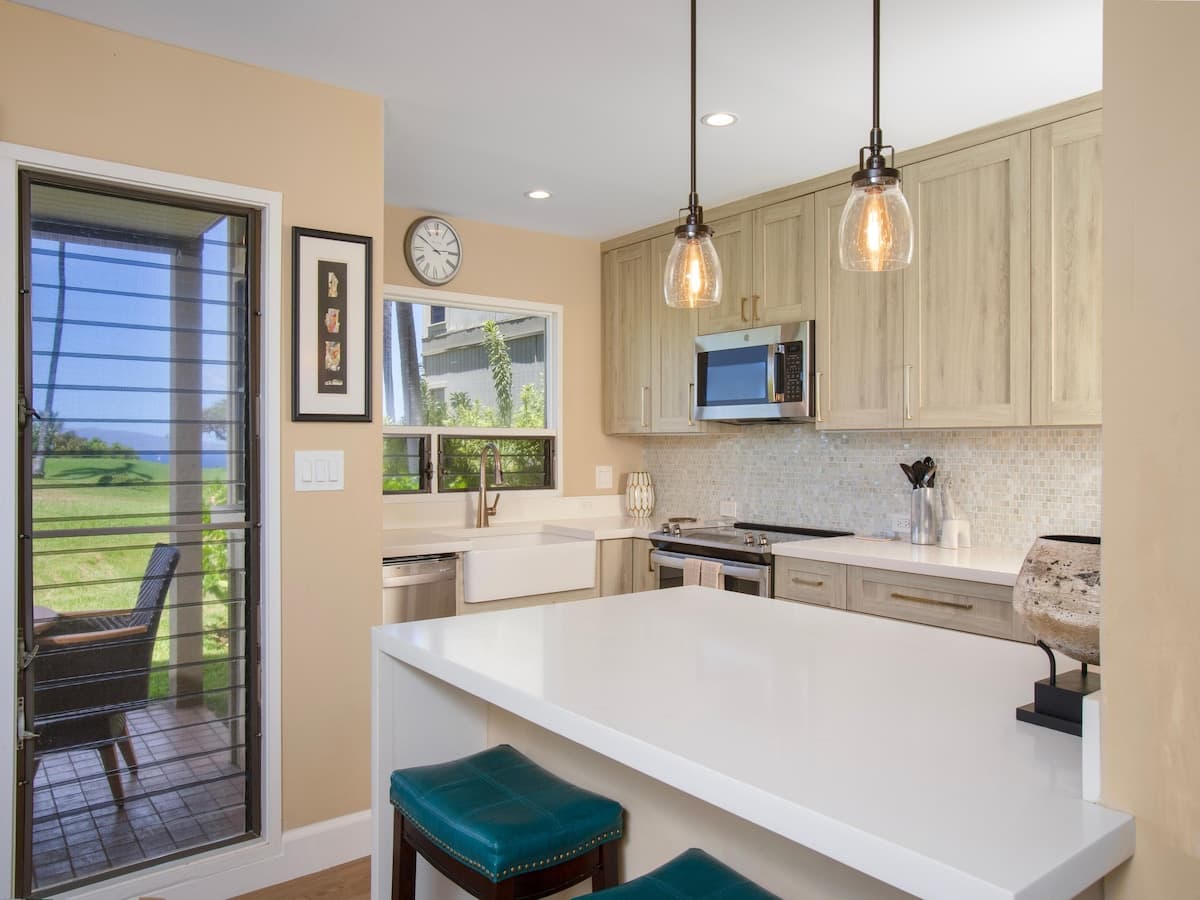 Condo in Kihei · ★4.83 · 2 bedrooms · 2 beds · 2 baths - Photo 3