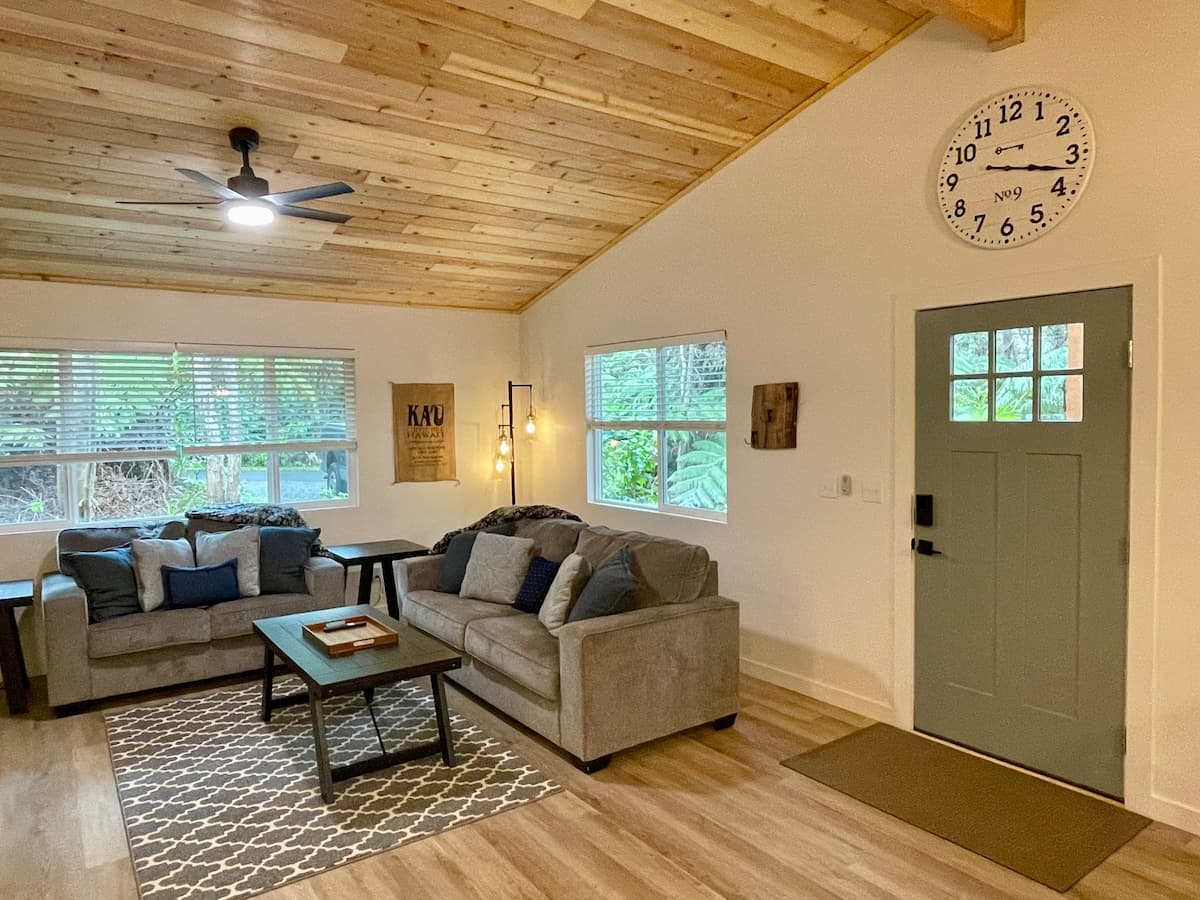 Home in Volcano · ★4.99 · 2 bedrooms · 3 beds · 2 baths - Photo 3