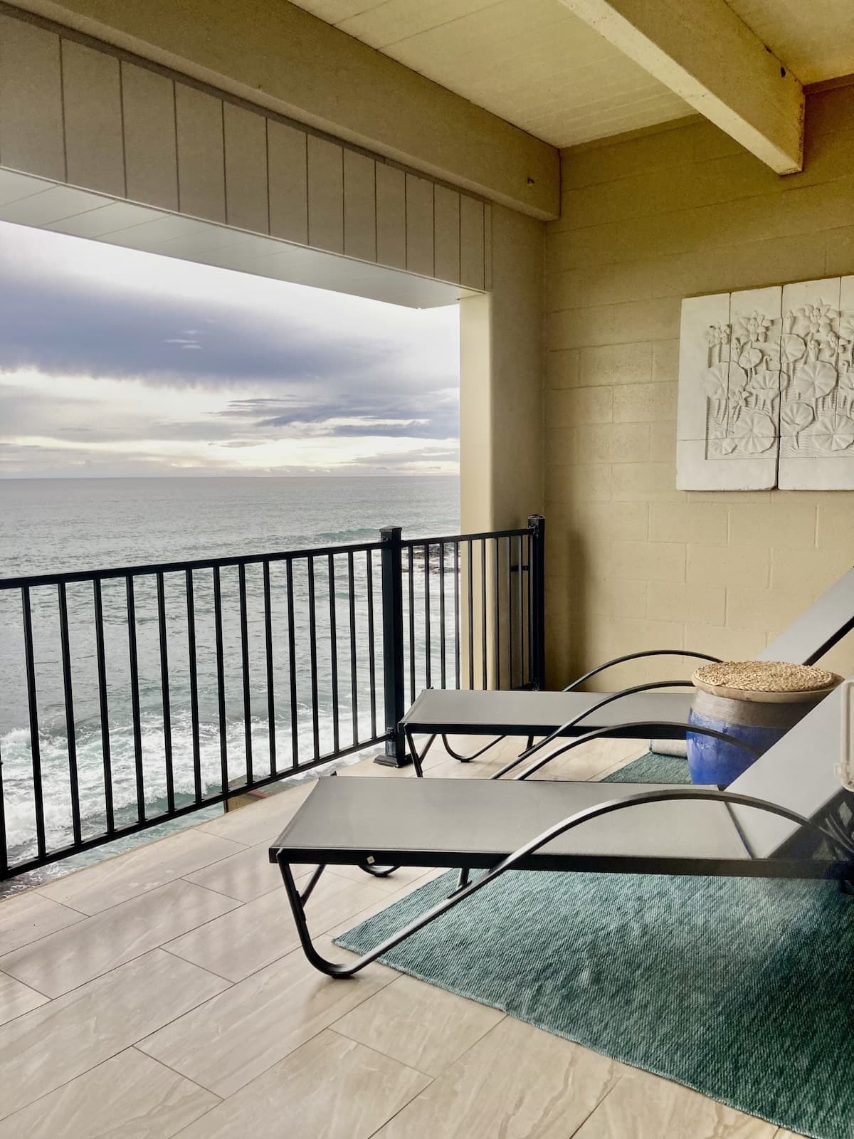 Condo in Kailua-Kona · ★4.81 · 2 bedrooms · 2 beds · 2 baths - Photo 2