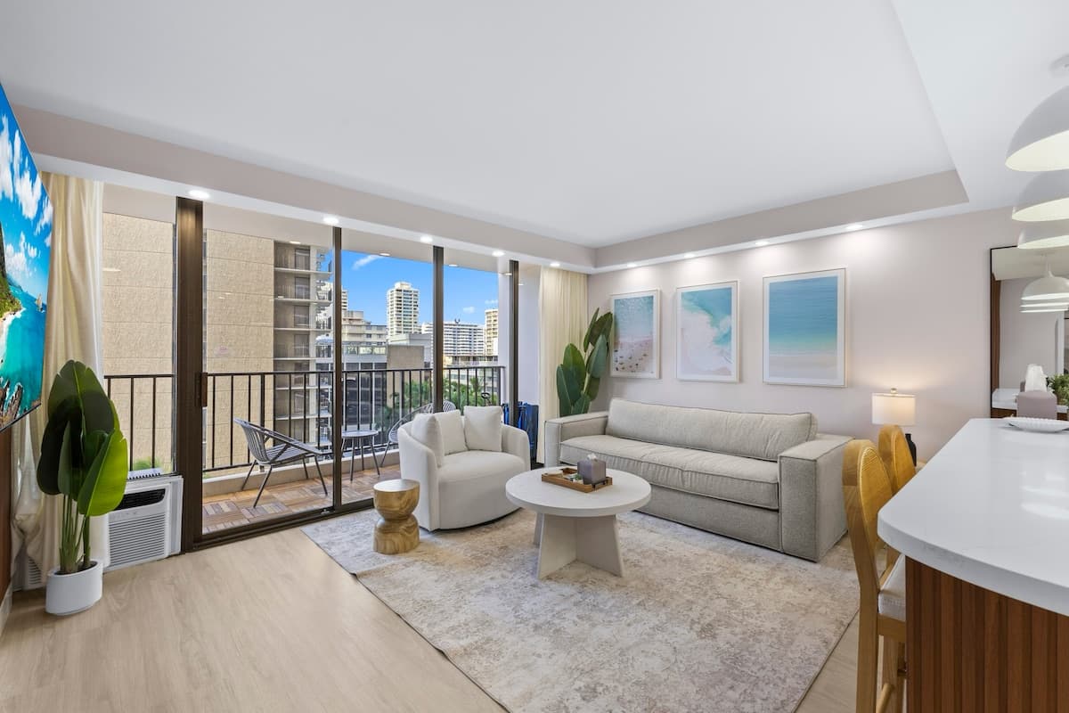 10FL-Upscale Chic 1BR-City & Ocean Views/Parking~ - Photo 1