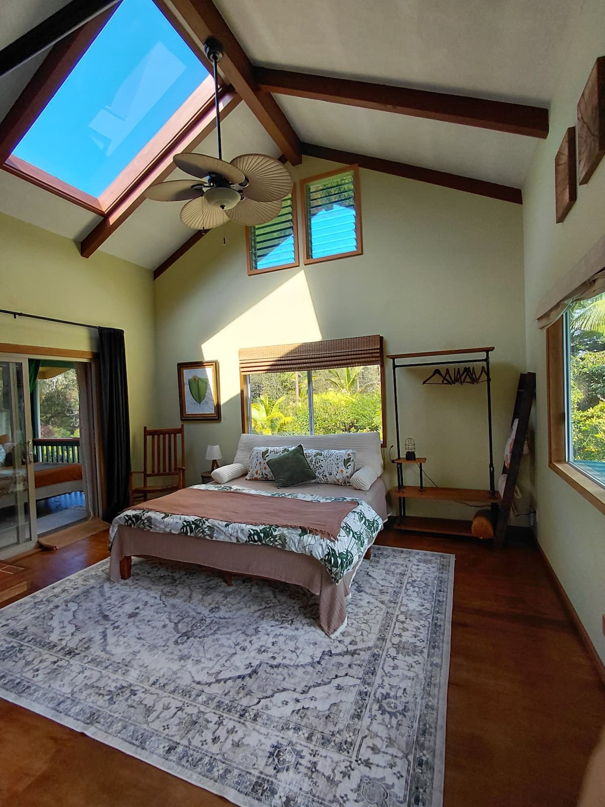 Jungle top suite nature escape ~ two king beds - Photo 3