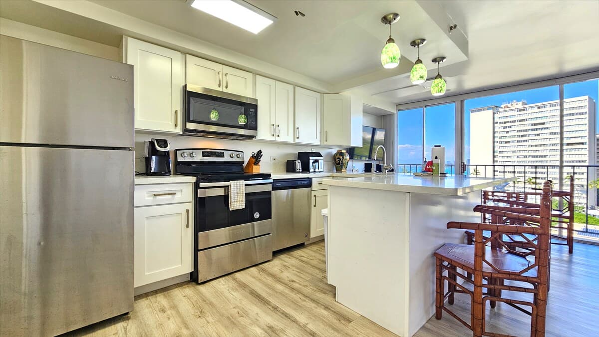 Diamond Head 1 Bedroom Condo Sleeps 4 - Stunning! - Photo 5