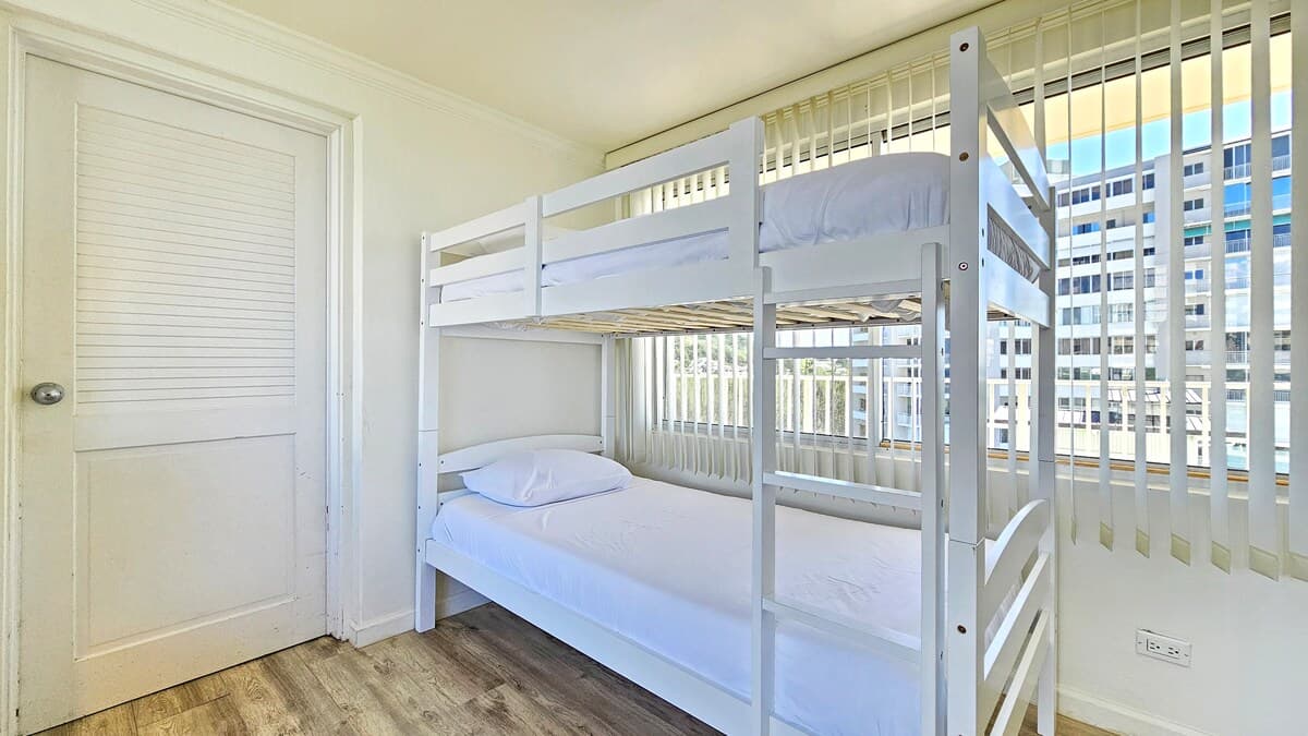Diamond Head 1 Bedroom Condo Sleeps 4 - Stunning! - Photo 4
