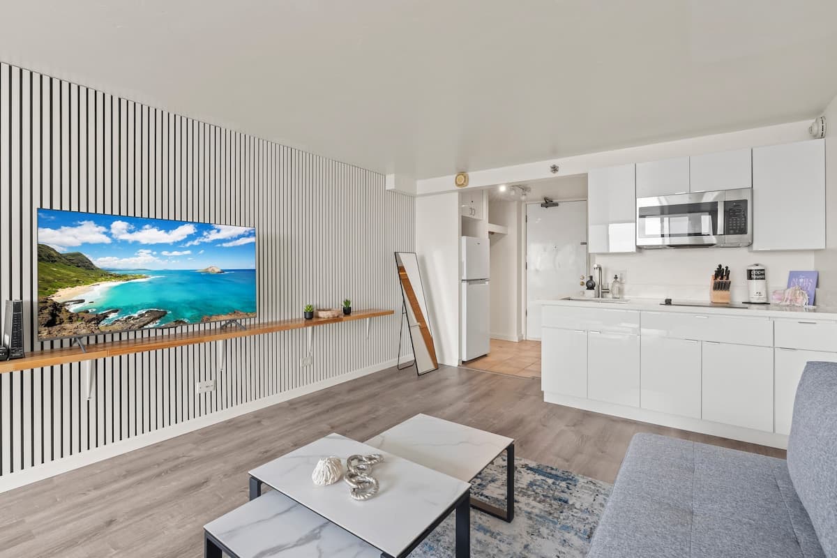 Fully renovated in October 2025,43th floor - Photo 2