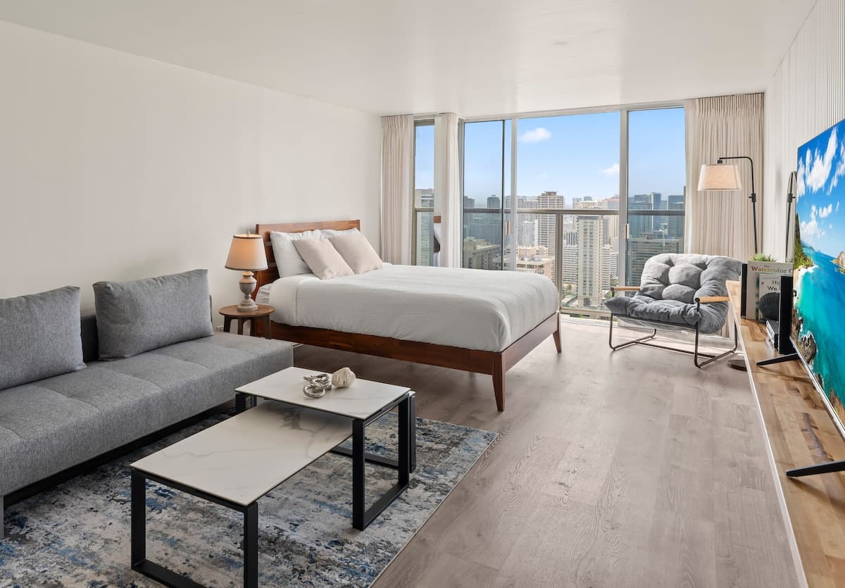 Fully renovated in October 2025,43th floor - Photo 1