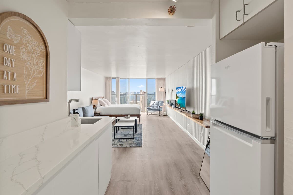 Fully renovated in October 2025,43th floor - Photo 4