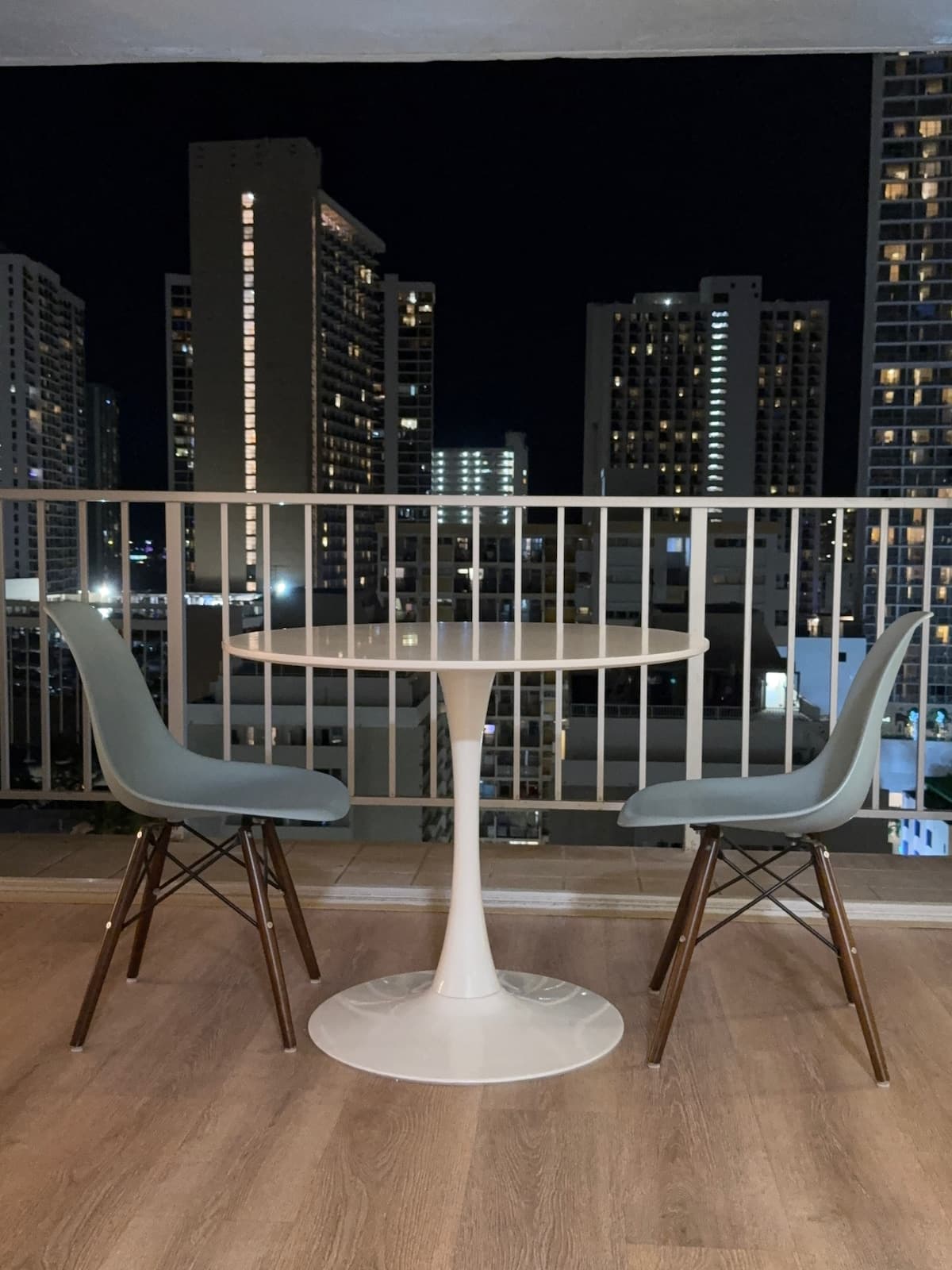 Home in Honolulu · ★4.92 · 1 bedroom · 2 beds · 1 private bath - Photo 5