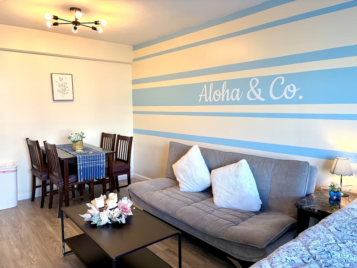 NEW One Bedroom in Waikiki/Kitchen/Pool/Wi-Fi/AC - Photo 2