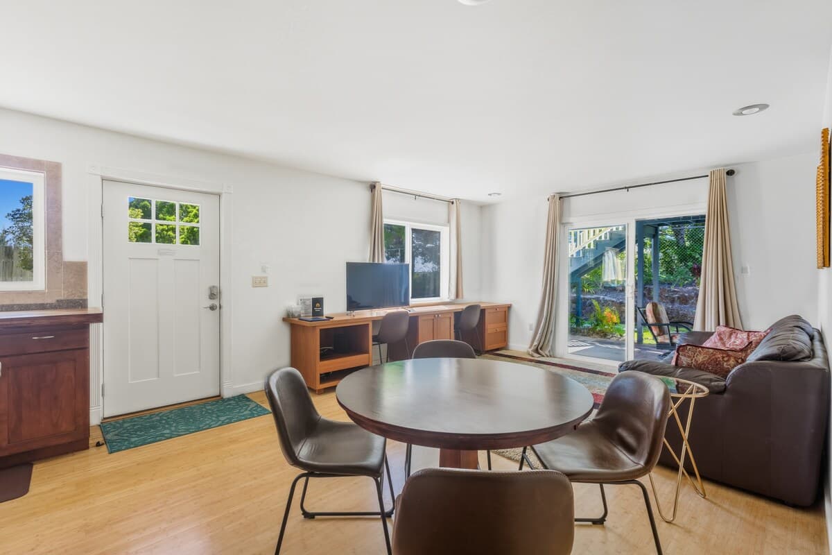 Home in Waimea · ★4.92 · 4 bedrooms · 6 beds · 3 private baths - Photo 4