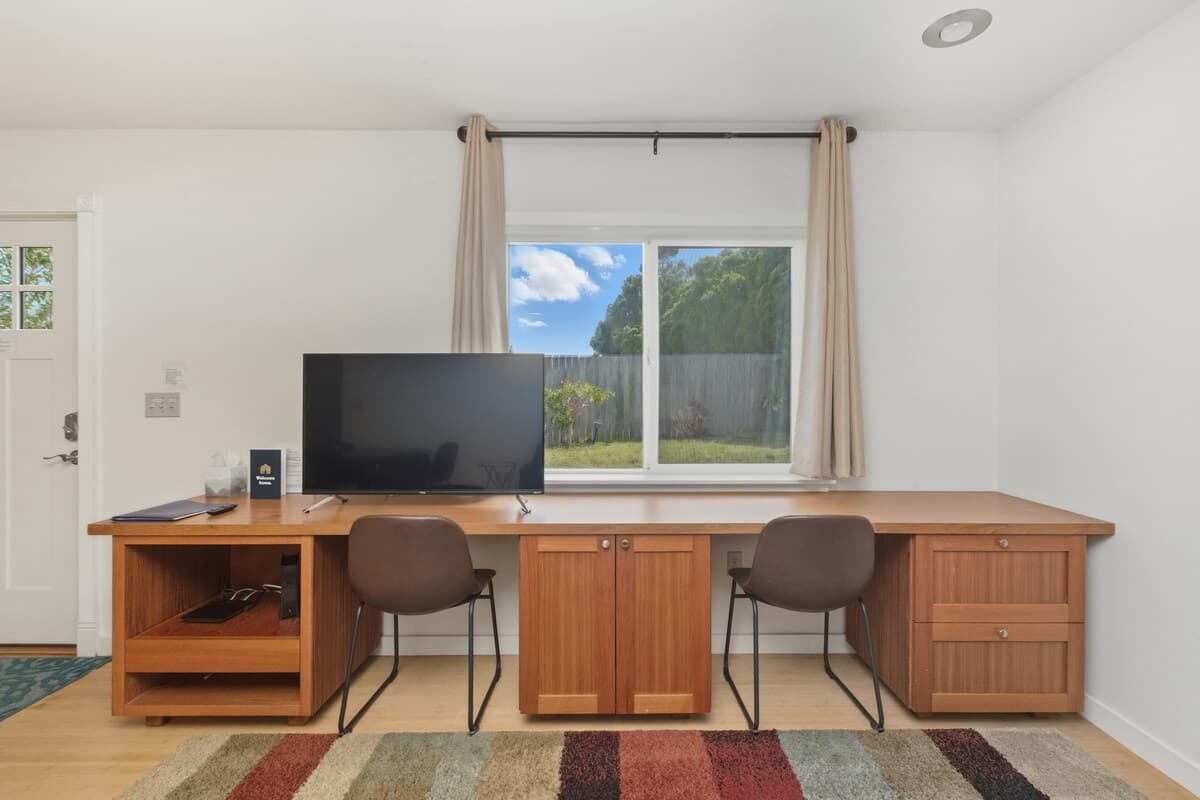 Home in Waimea · ★4.92 · 4 bedrooms · 6 beds · 3 private baths - Photo 5