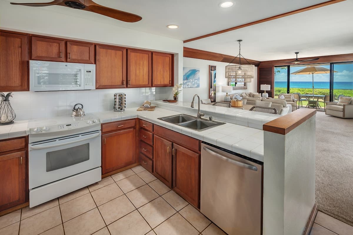 Poipu Kapili Unit 57 Oceanfront 2 Bedroom 3 Bath - Photo 5