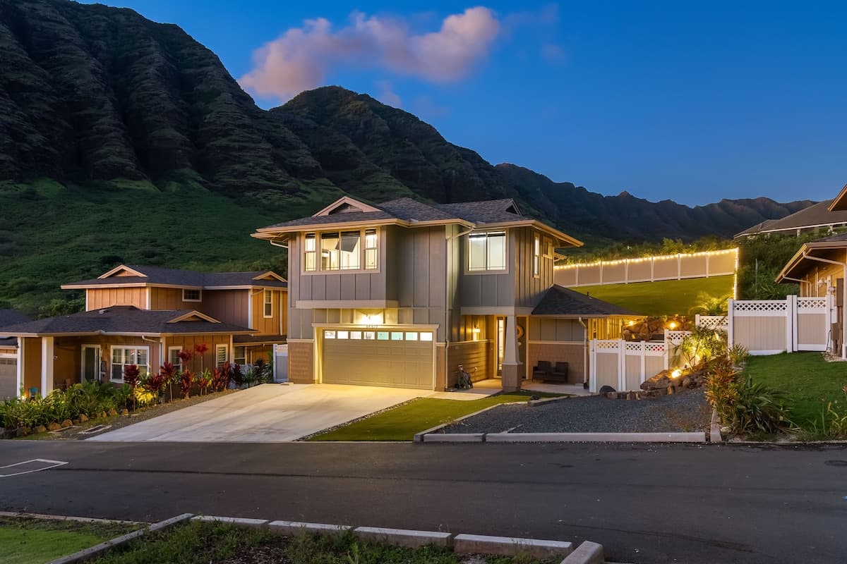 Home in Waianae · ★5.0 · 4 bedrooms · 8 beds · 2.5 private baths - Photo 1
