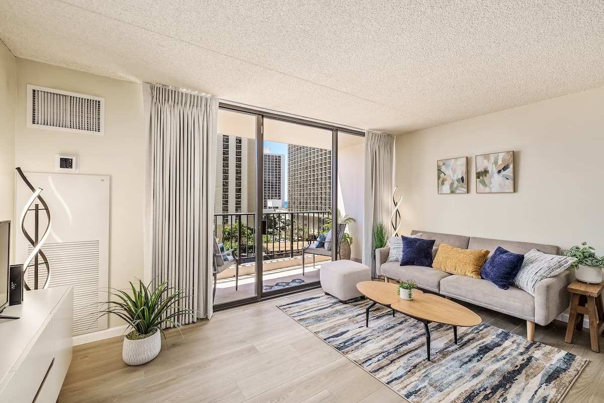 Modern Waikiki Hideaway Bright, Breezy & Beautiful - Photo 5