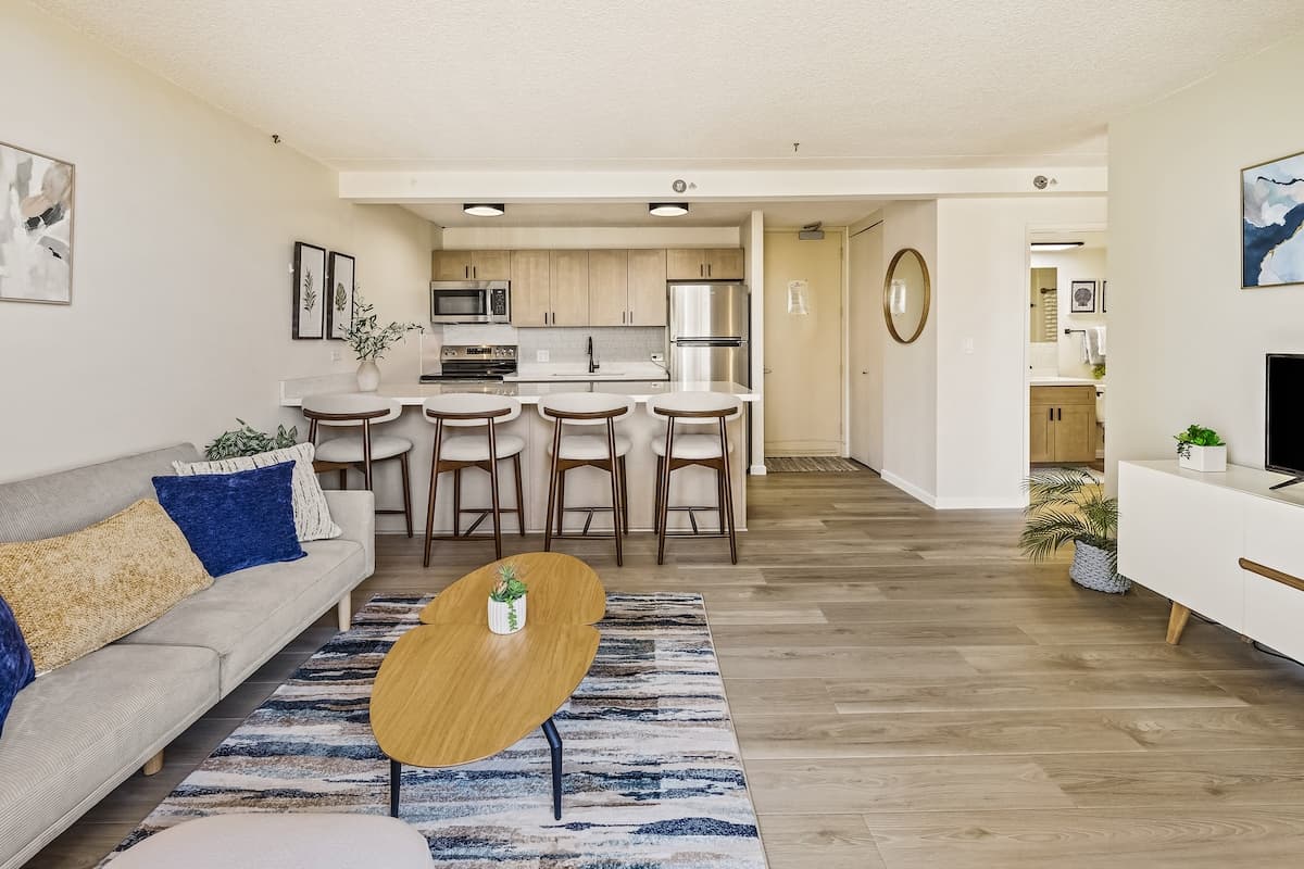 Modern Waikiki Hideaway Bright, Breezy & Beautiful - Photo 2